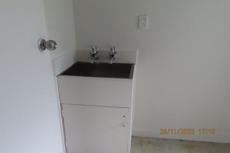 Photo of property in 382 West Coast Road, Glen Eden, Auckland, 0602