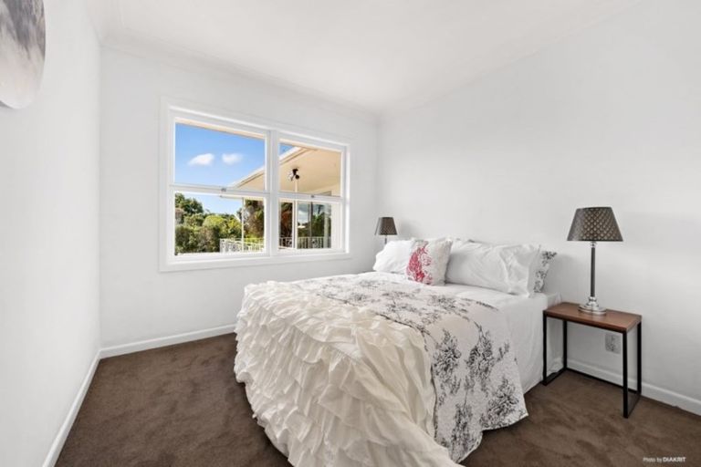 Photo of property in 34 Kohekohe Street, New Lynn, Auckland, 0600