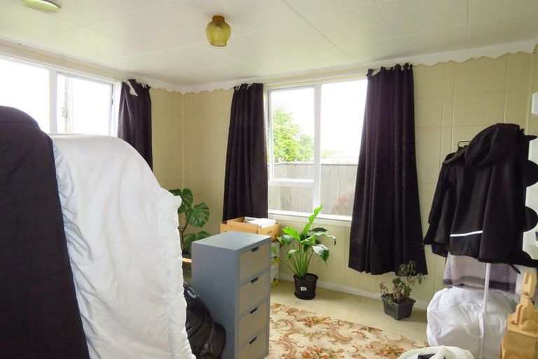 Photo of property in 104 Russell Street, Westport, 7825