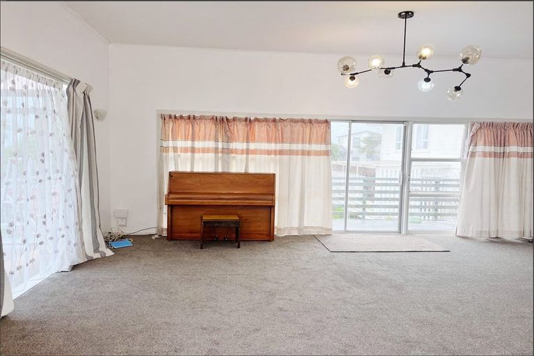 Photo of property in 164 Coronation Road, Hillcrest, Auckland, 0627