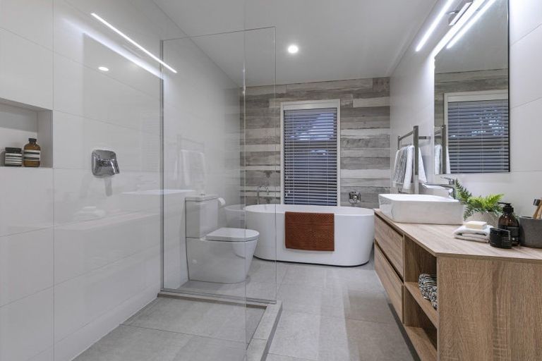 Photo of property in 21b Churchouse Road, Greenhithe, Auckland, 0632