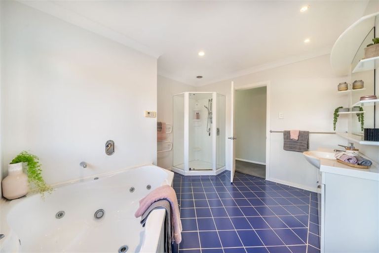 Photo of property in 70 Samwell Drive, Whitby, Porirua, 5024