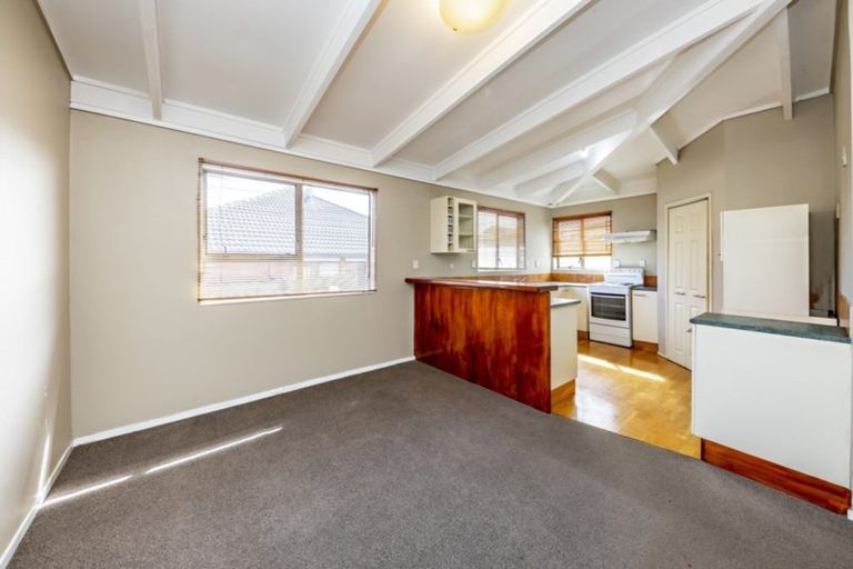 Photo of property in 2/79 Victoria Road, Papatoetoe, Auckland, 2025