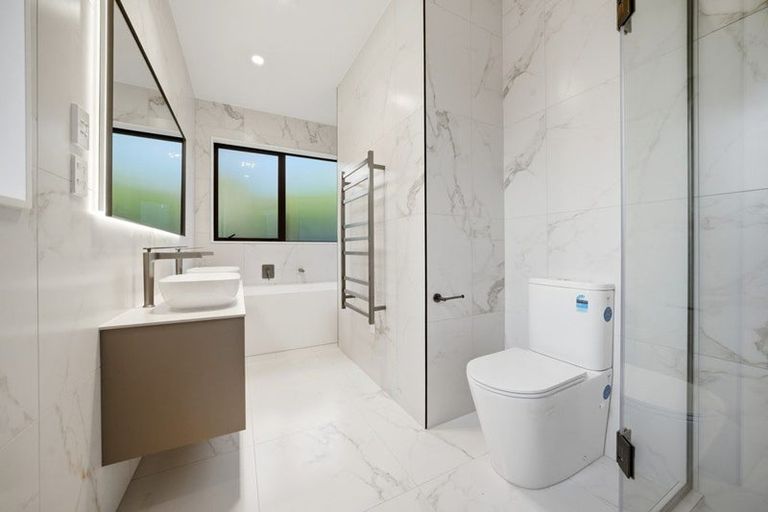 Photo of property in 18 Rongoa Maori Way, Pukekohe, 2120