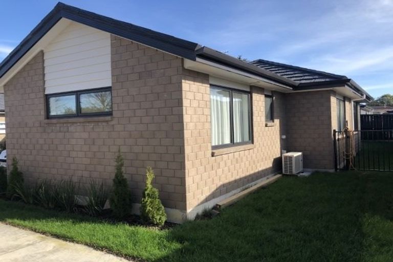 Photo of property in 2/10 Heath Street, Saint Andrews, Hamilton, 3200