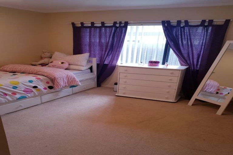 Photo of property in 6 Shankill Place, East Tamaki, Auckland, 2013