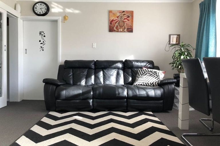 Photo of property in 2/5 Hinemoa Street, Waiwhetu, Lower Hutt, 5010