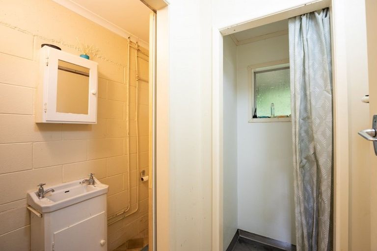 Photo of property in 235 Heta Road, Merrilands, New Plymouth, 4312