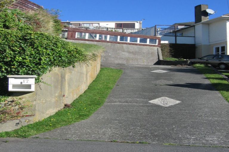 Photo of property in 17 Paparangi Crescent, Paparangi, Wellington, 6037