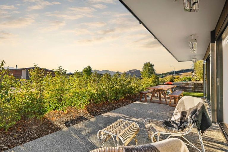 Photo of property in 48 Farrant Drive, Wanaka, 9305