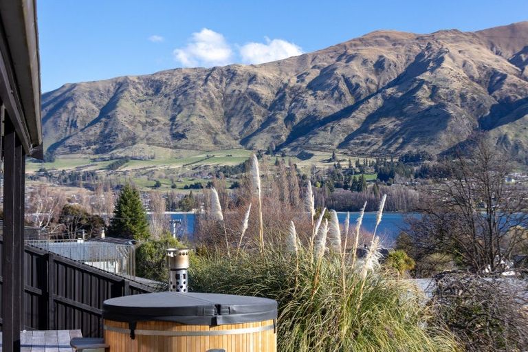 Photo of property in 64 Beacon Point Road, Wanaka, 9305