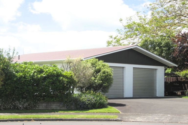 Photo of property in 6 Woodstock Crescent, Leamington, Cambridge, 3432