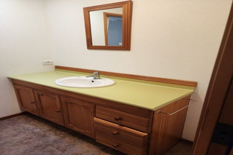 Photo of property in 15 Aituaa Road, Pukekohe, 2120