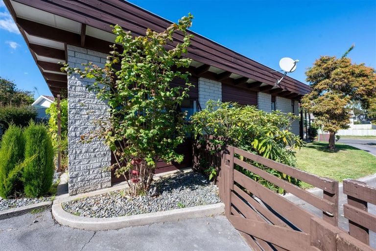 Photo of property in 28 Hyde Avenue, Richmond Heights, Taupo, 3330