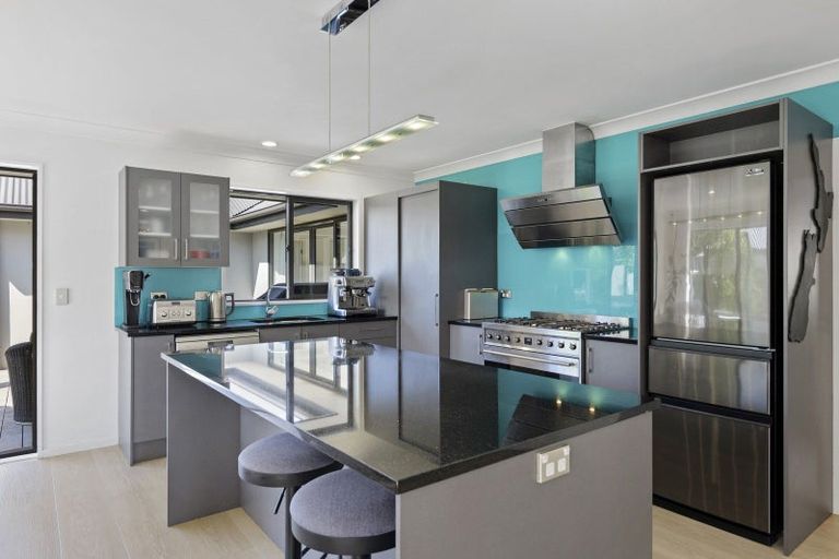 Photo of property in 8 Sentinel Place, Halswell, Christchurch, 8025