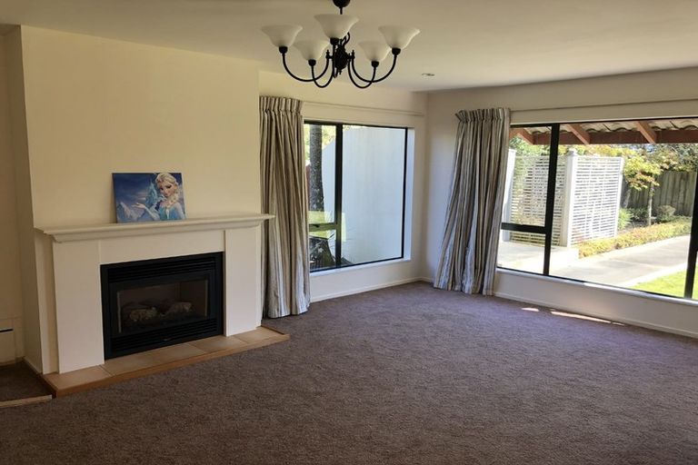 Photo of property in 32 Kilkenny Place, Fitzherbert, Palmerston North, 4410