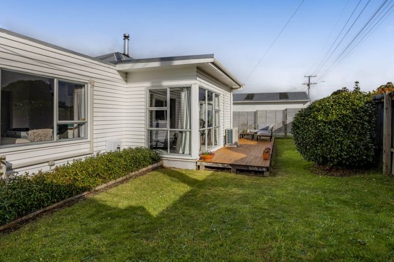 Photo of property in 191 Seaview Road, Westown, New Plymouth, 4310