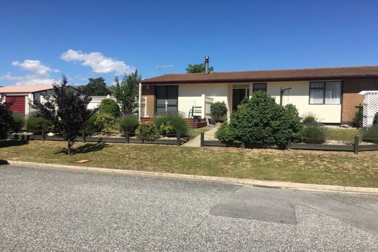 Photo of property in 1 Cornish Place, Cromwell, 9310