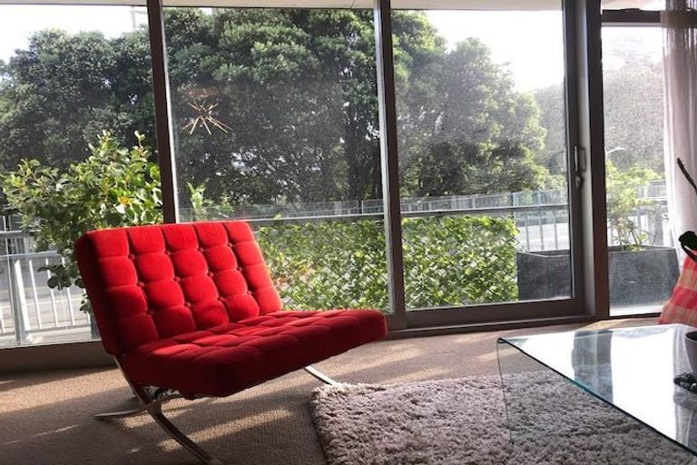 Photo of property in Montreaux, 164 The Terrace, Wellington Central, Wellington, 6011