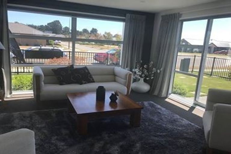 Photo of property in 14 Shillingford Boulevard, Rolleston, 7615