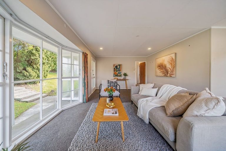 Photo of property in 1 Woolwich Close, Whitby, Porirua, 5024