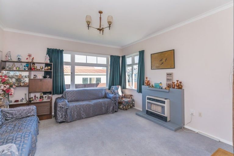 Photo of property in 154a Winchester Street, Levin, 5510