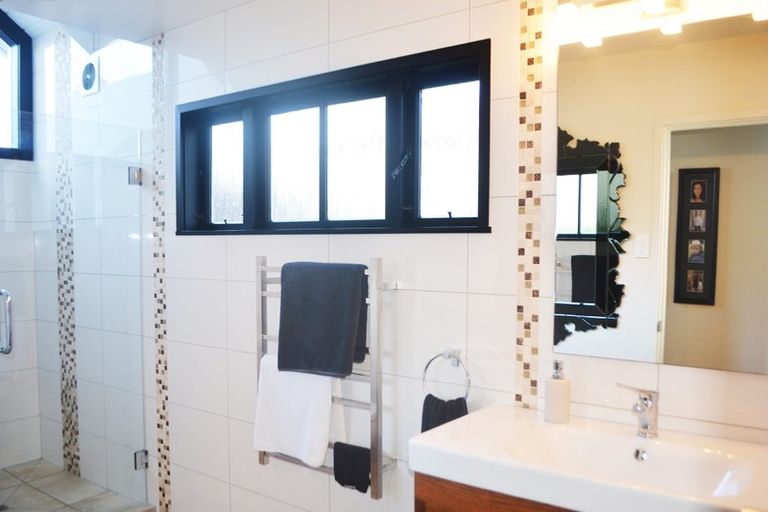 Photo of property in 11 Fairway Drive, Kerikeri, 0230