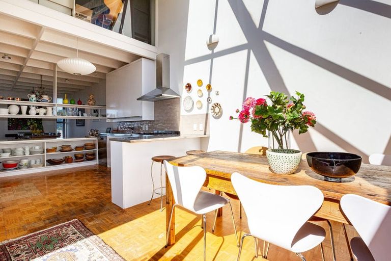 Photo of property in 25 Clermont Terrace, Kelburn, Wellington, 6012