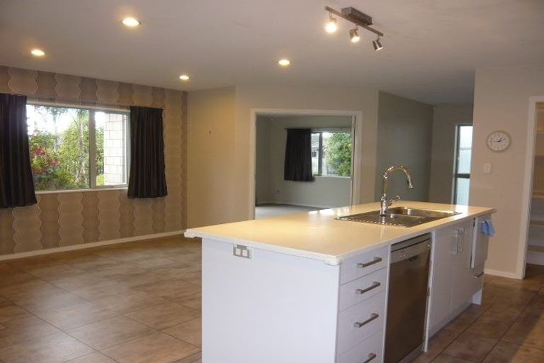 Photo of property in 16 Cole Thomas Place, Huntington, Hamilton, 3210