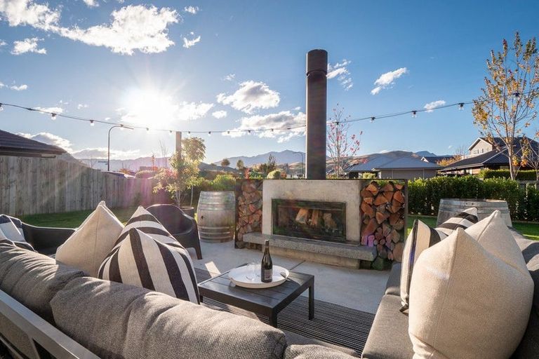 Photo of property in 37 Myles Way, Lower Shotover, Queenstown, 9304