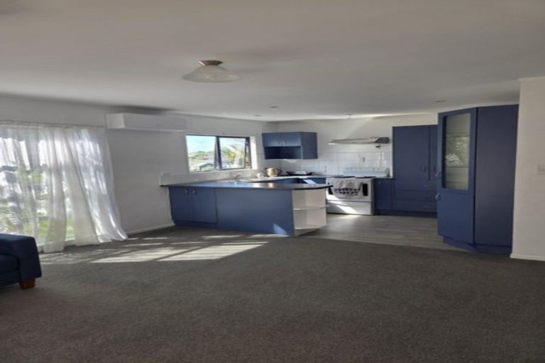 Photo of property in 64 Lavery Place, Sunnynook, Auckland, 0632