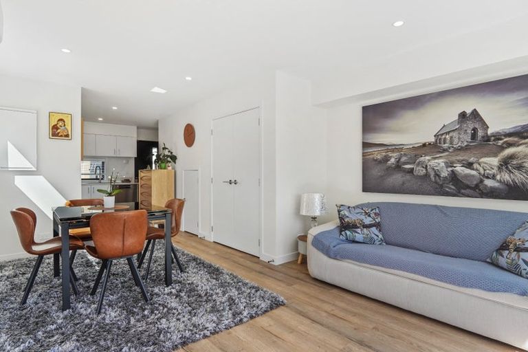 Photo of property in 9/35 Garadice Road, Rothesay Bay, Auckland, 0630