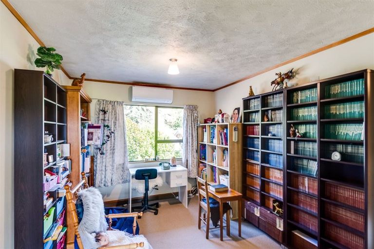 Photo of property in 54 Ngarimu Crescent, Taradale, Napier, 4112