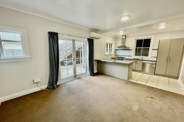 Photo of property in 73 Majoribanks Street, Mount Victoria, Wellington, 6011