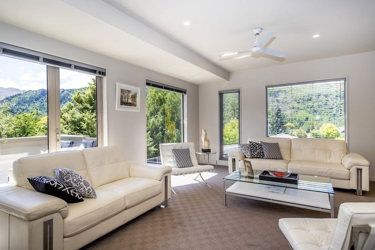 Photo of property in 21 Hood Crescent, Arrowtown, 9302