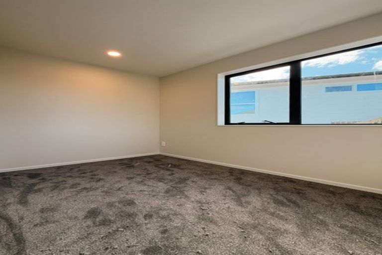 Photo of property in 5a Topliss Drive, Northcross, Auckland, 0632