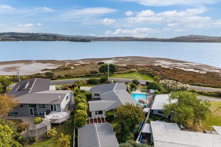Photo of property in 7 Motukaraka Point, Pauatahanui, Porirua, 5381