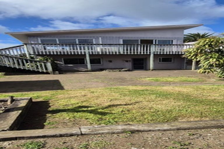 Photo of property in 1 Koromiko Place, Waiuku, 2123