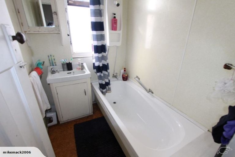 Photo of property in 12 Henwood Road, Mangere East, Auckland, 2024