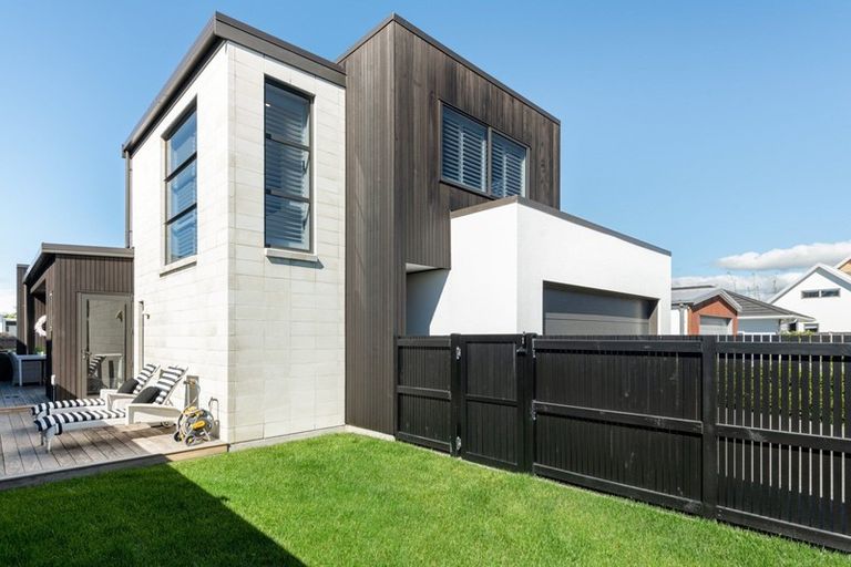 Photo of property in 12 Tuangi Way, Papamoa Beach, Papamoa, 3118