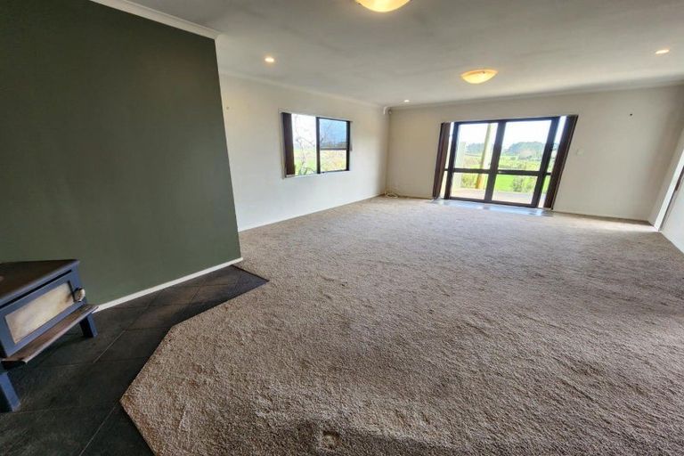 Photo of property in 254a Mountain Road, Lepperton, New Plymouth, 4373