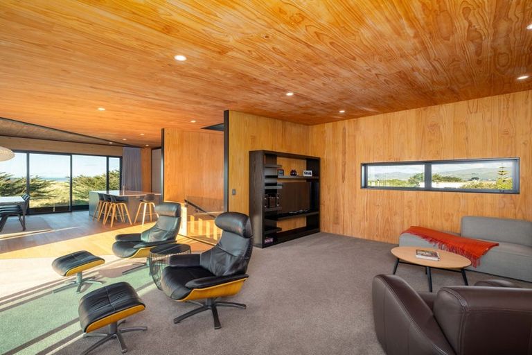 Photo of property in 320 Marine Parade, New Brighton, Christchurch, 8061