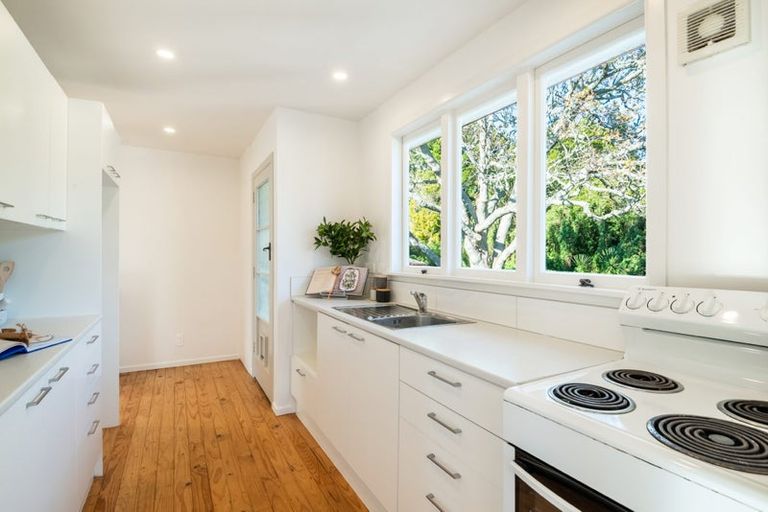 Photo of property in 132 Lancaster Road, Beach Haven, Auckland, 0626