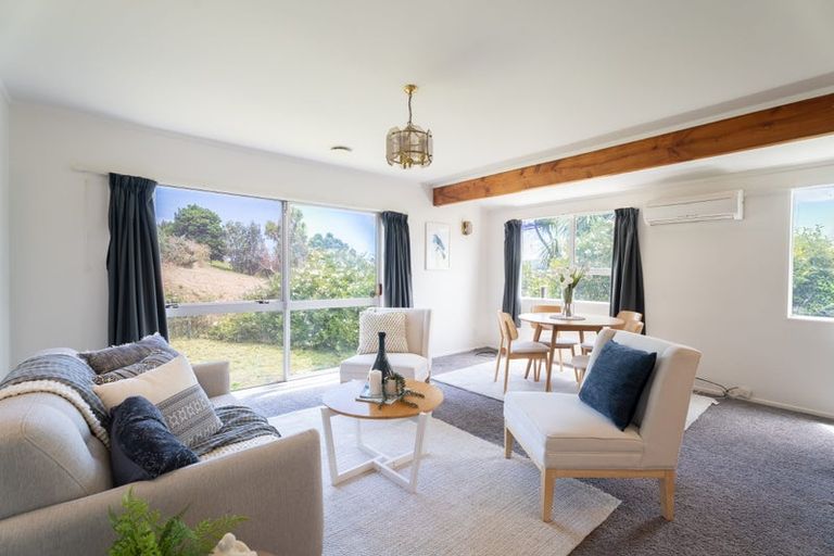 Photo of property in 40b Colchester Crescent, Newlands, Wellington, 6037