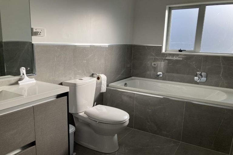 Photo of property in 37 Mettam Drive, Swanson, Auckland, 0614