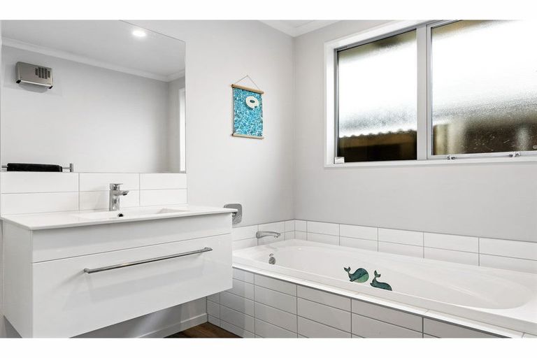 Photo of property in 15 Tippet Crescent, Wigram, Christchurch, 8025