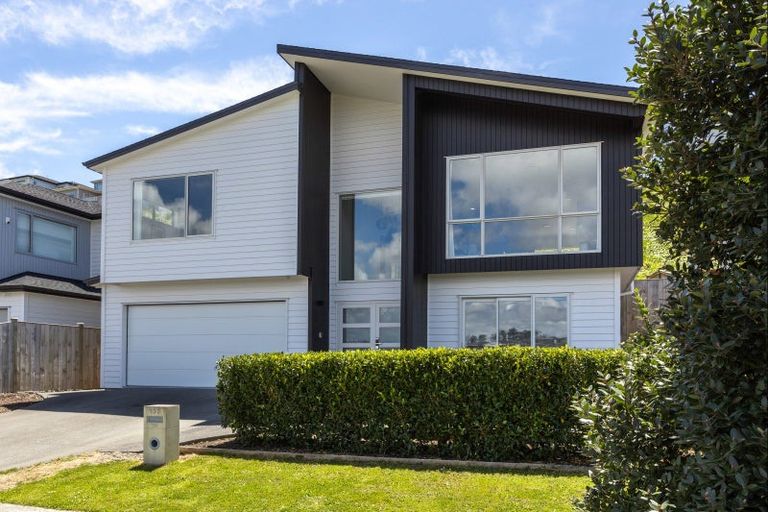 Photo of property in 138 Arran Point Parade, Orewa, 0931
