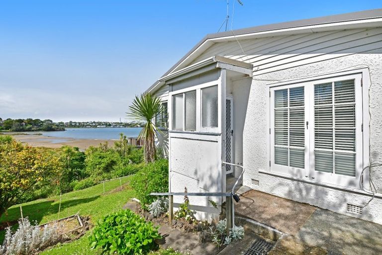 Photo of property in 13 Birkley Road, Bayswater, Auckland, 0622