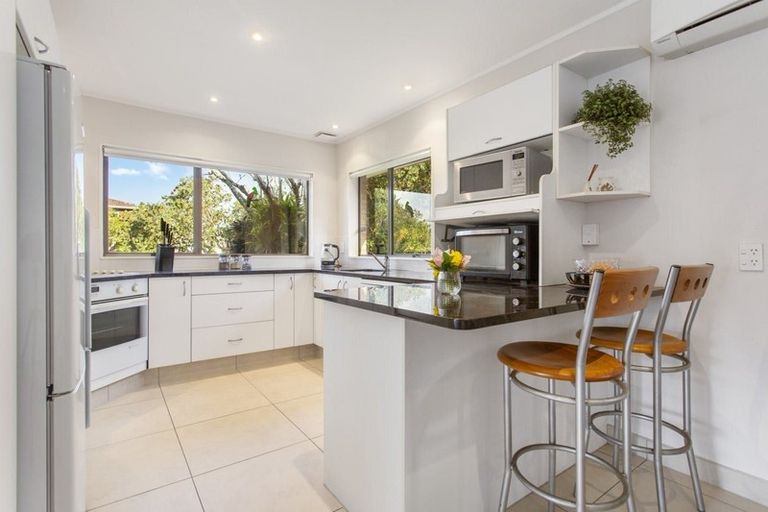 Photo of property in 10 Tanoa Place, Glendene, Auckland, 0602