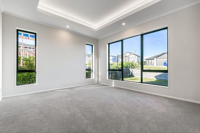 Photo of property in 16 Captain Rings Drive, Papakura, 2110